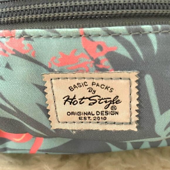 Hot Style Fanny Pack Zipper Front Flamingos - Picture 7 of 8